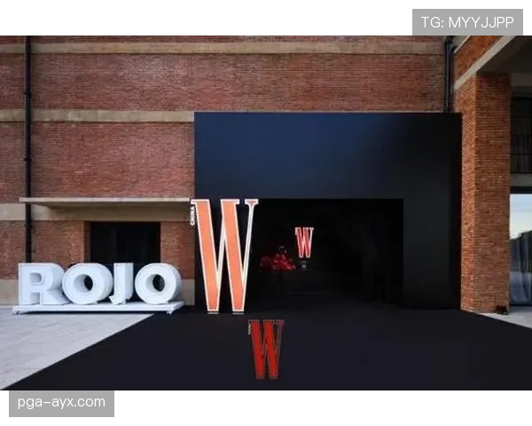 阿尔巴职业生涯高光时刻回顾：华丽转身引广泛关注