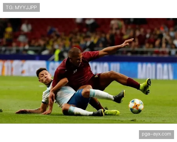 曼联锋线效率问题持续凸显,对球队进攻稳定性带来实际影响 曼联锋线效率问题持续凸显,对球队进攻稳定性带来实际影响