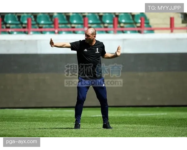 过分力量犯规判罚标准为何这么严格，裁判如何精准区分？