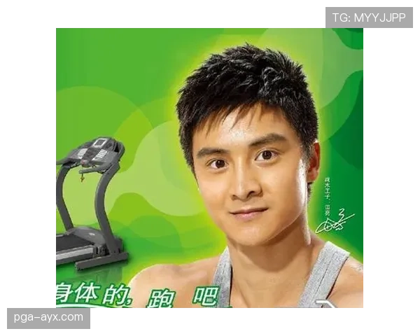 田亮又发日常了，泳池名表随手一摆就是豪门体面，我刷手机像在看别人的人生